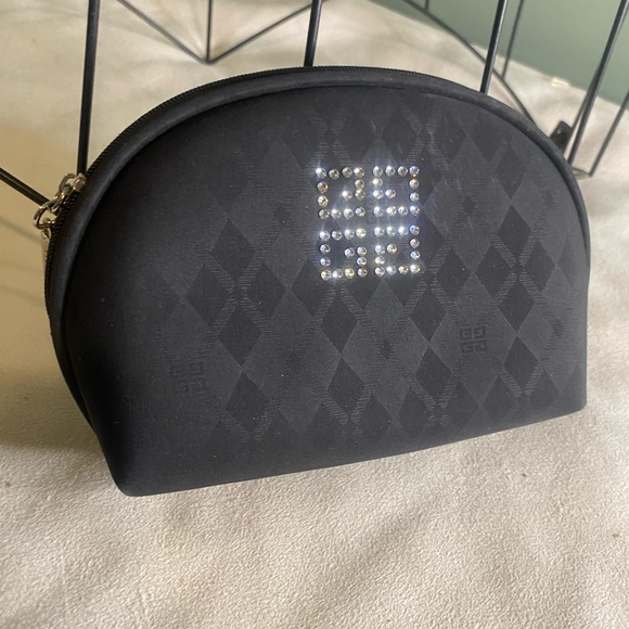 Givenchy makeup bag new - Picture 1 of 3